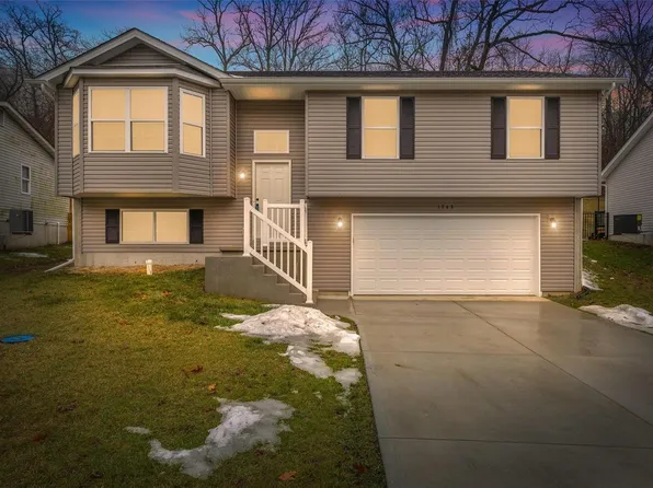 1743 Cherry Blossom Ct, Pevely, MO 63070