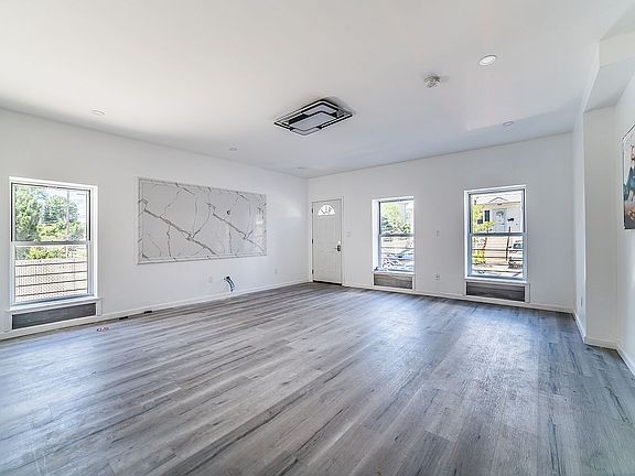 5th image of 20 Appleby Ave