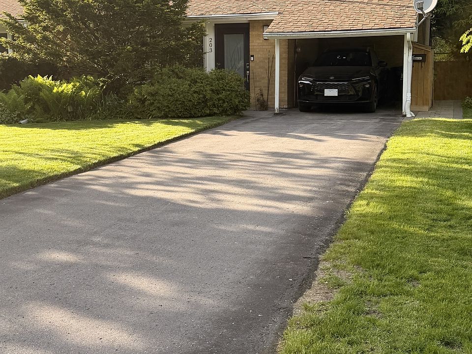 1st image of 203 Three Valleys Dr