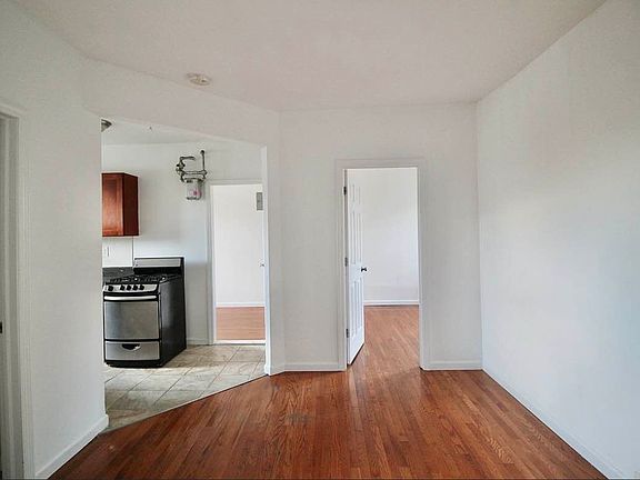 2nd image of 124 E 107th St #30A
