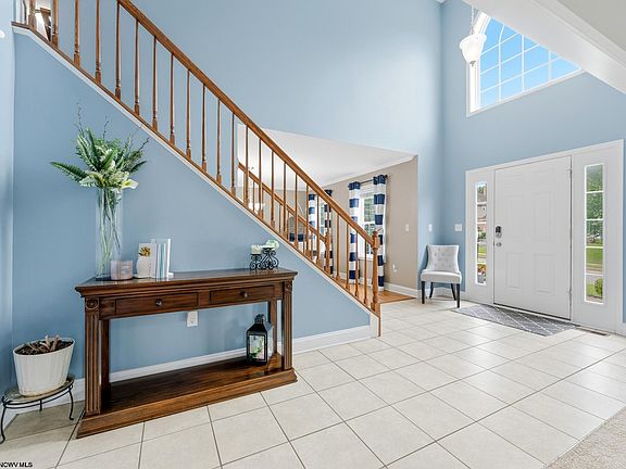 4th image of 39 Bancroft Ct