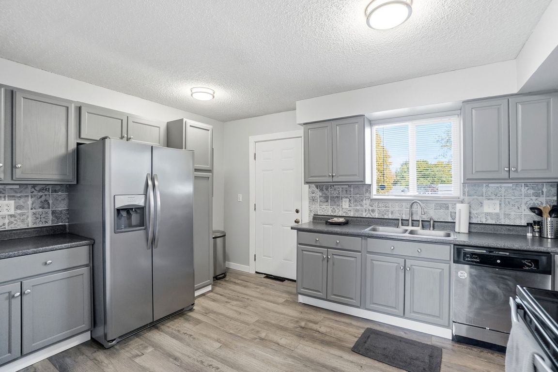 next background image