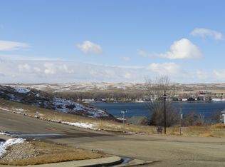 522 Country Dr, Pierre, SD 57501