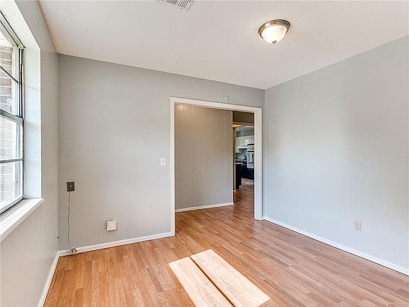 5th image of 5712 N Terry Ave