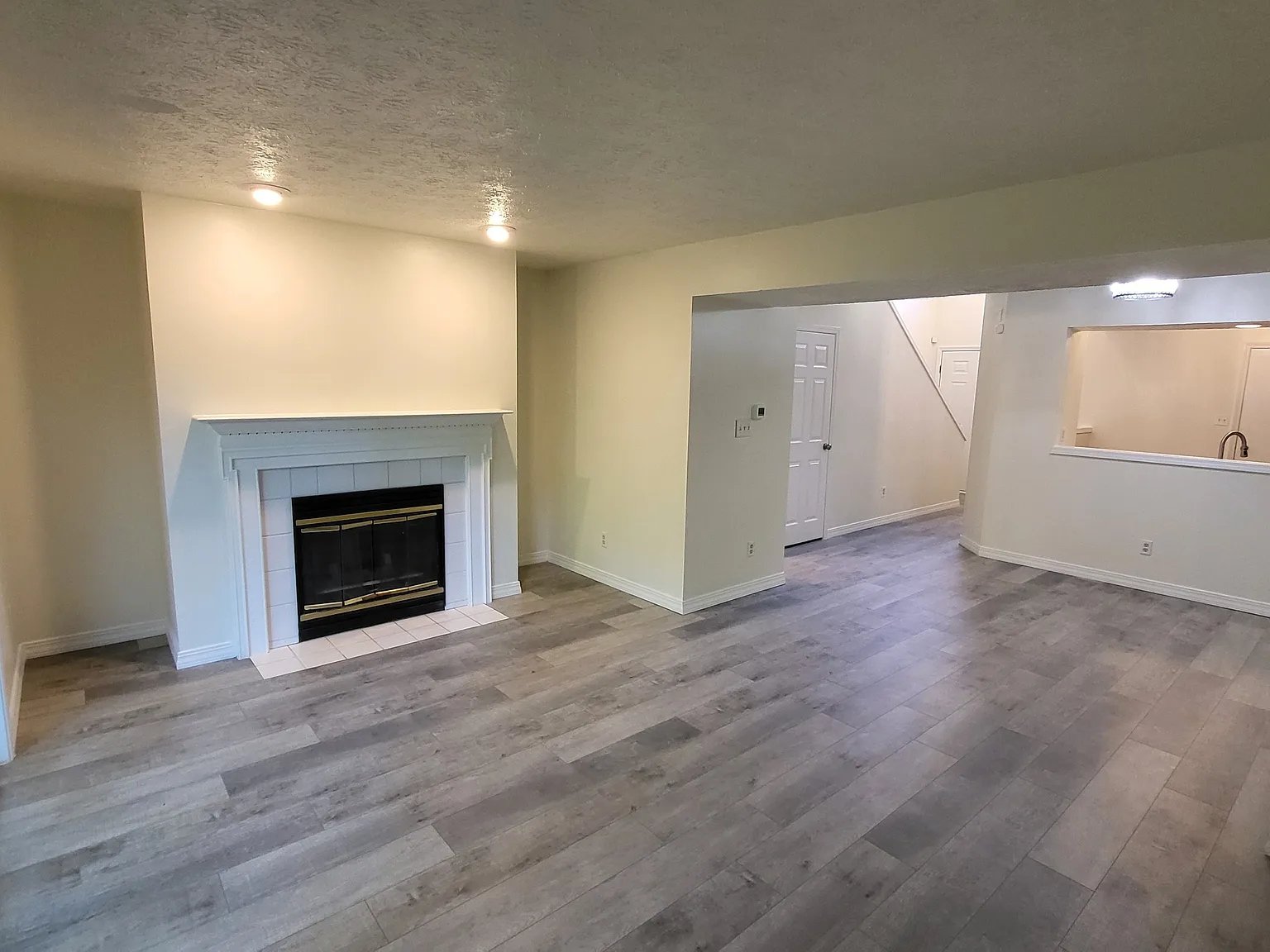 2 bed, 2.5 bath, 1268 sqft, $1,799 — Photo 2