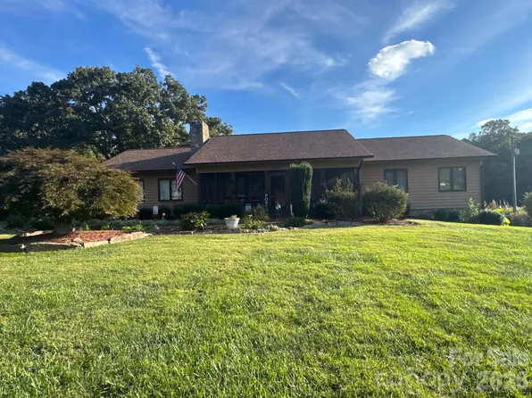 5231 Dusty Ln, Granite Falls, NC 28630