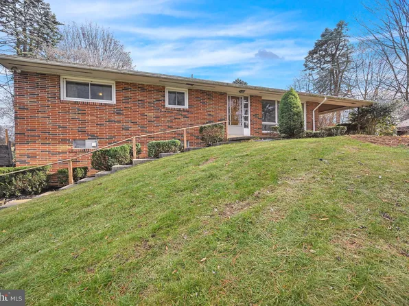 1074 Lumber St, Middletown, PA 17057