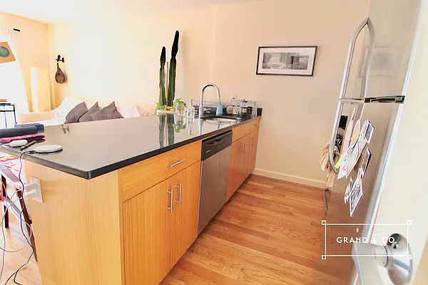 Rented by Grand & Co. | media 12