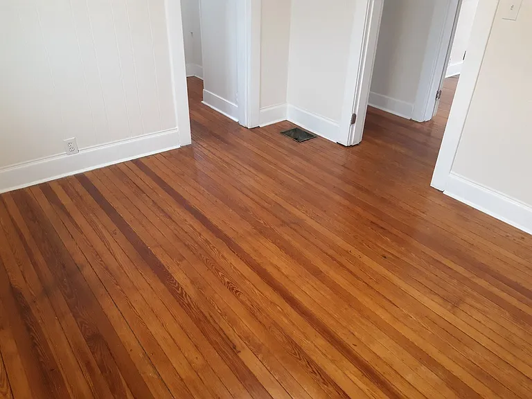 116 Redwood Ave — Photo 3