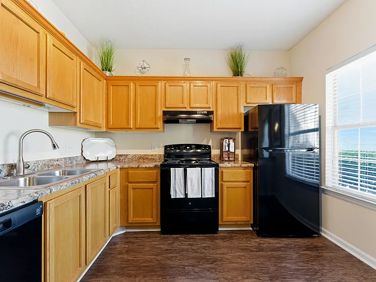 Battle Creek Village Townhomes — Photo 14
