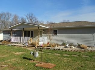 2487 Oakcliff Rd, West Terre Haute, IN 47885