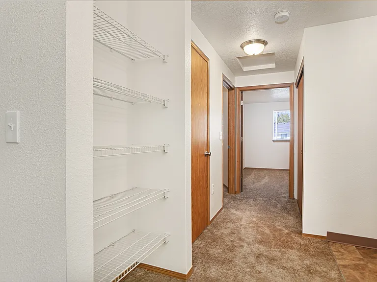 Redwood Square Apartments — Photo 14