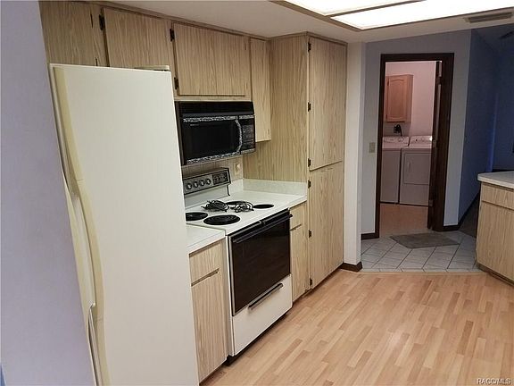 3rd image of 1115 N Patty Ter