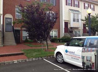 139 Cottonwood St, Jersey City, NJ 07305