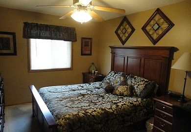 2nd image of 11195 Edgewood Cir N
