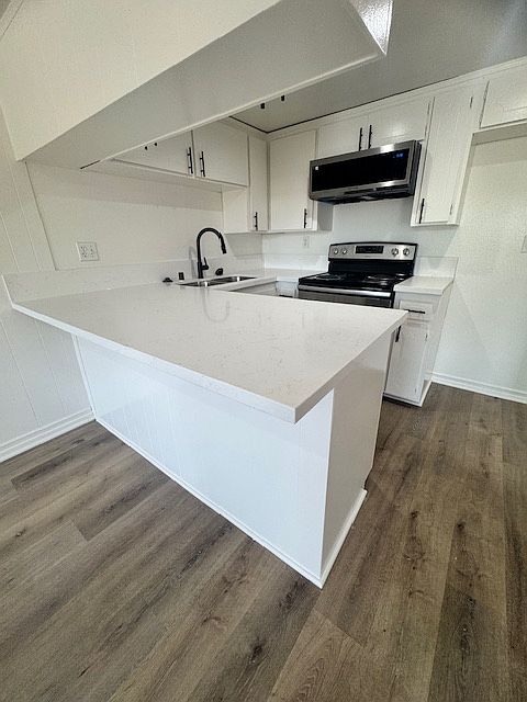 one bedroom apartment available NOW!