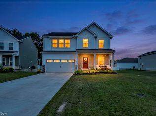 704 Maple Hollow Ct, Elyria, OH 44035
