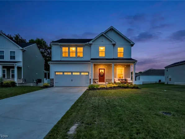 704 Maple Hollow Ct, Elyria, OH 44035