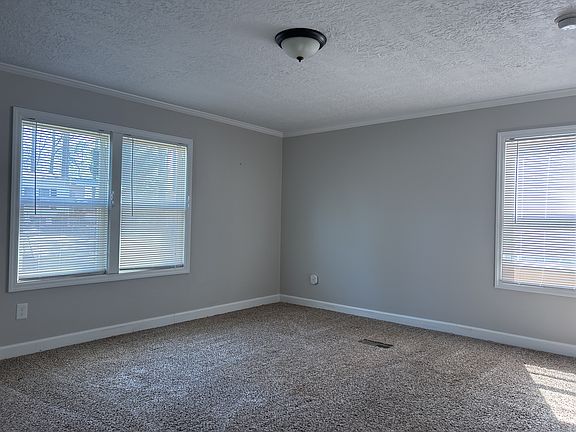 4th image of 4715 Lake Front Dr #132