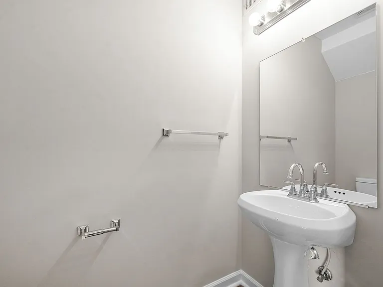2 Bedroom Pet Friendly Townhome For Rent in Sango! — Photo 28