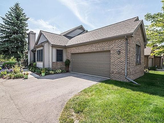 2nd image of 558 Galen Cir