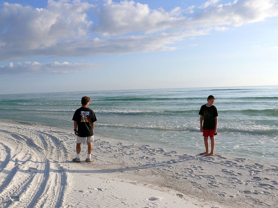 IF YOU WANNA SEE OUR BEACH HOUSE, YOU GOTTA BE INVITED :=>