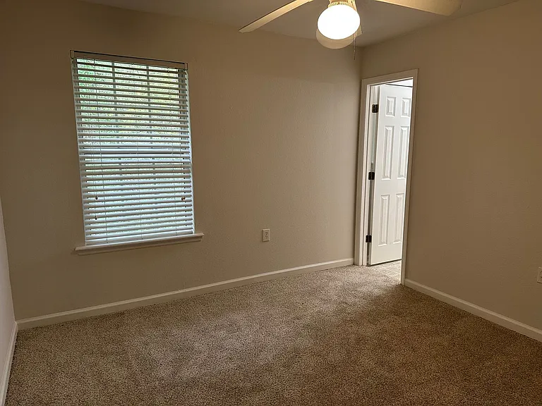 2738 W Tharpe St — Photo 14