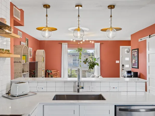 8605 Putnam Dr APT 202, Austin, TX 78757