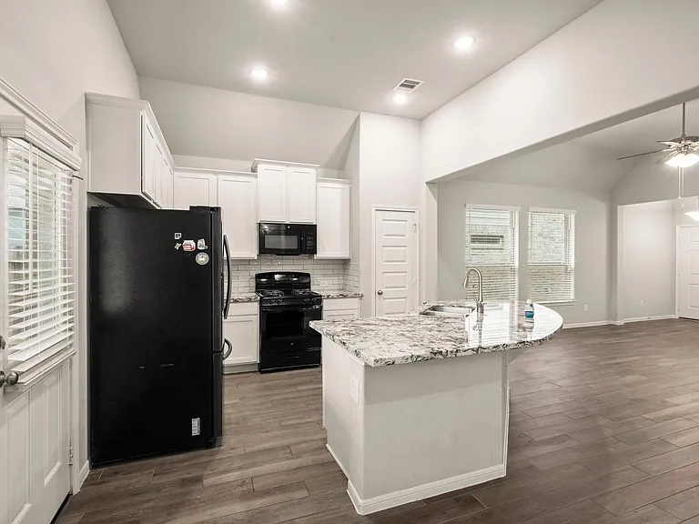6322 Lemon Balm Ln — Photo 12