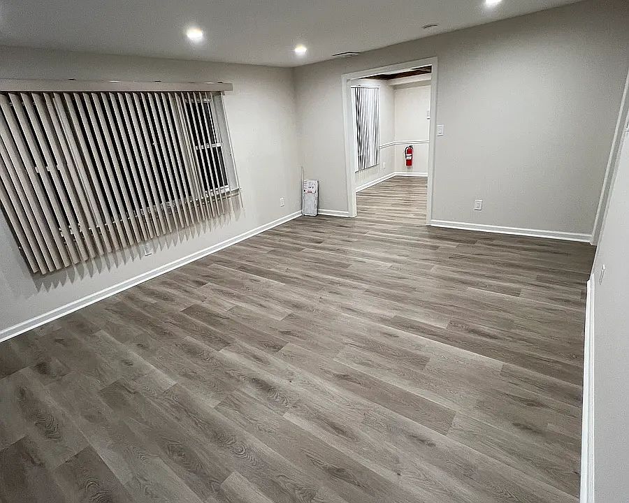1st image of 827 Riverside Ave