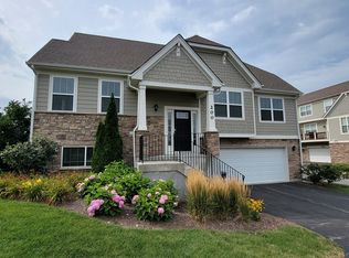200 Goldenrod Dr, Elgin, IL 60124