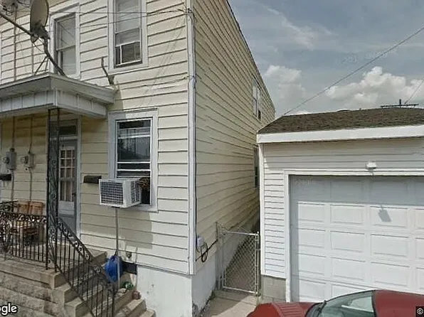 425 E Mount Vernon St, Shenandoah, PA 17976