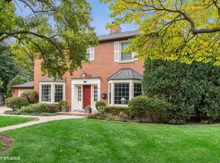 888 Forest Glen Dr E, Winnetka, IL 60093