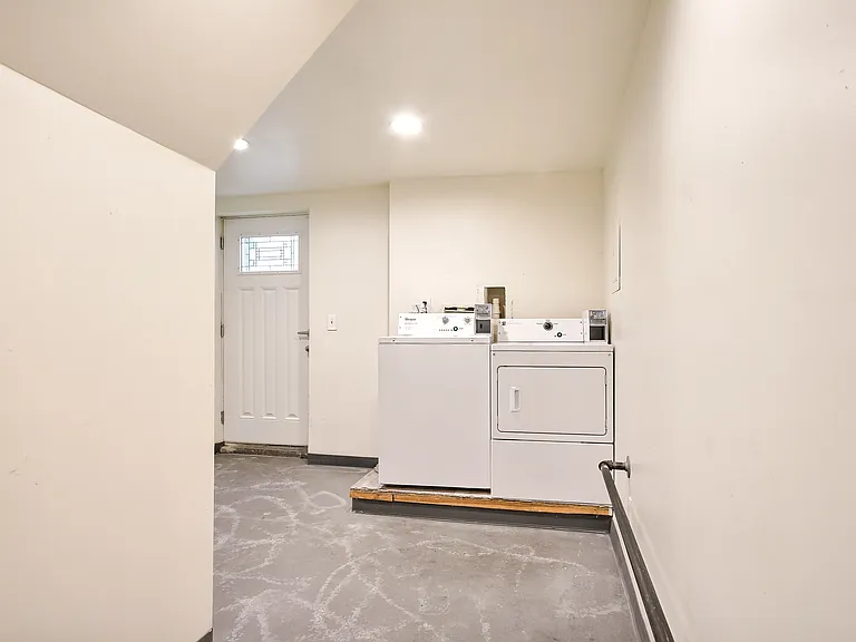 1815 NE 55th St — Photo 12