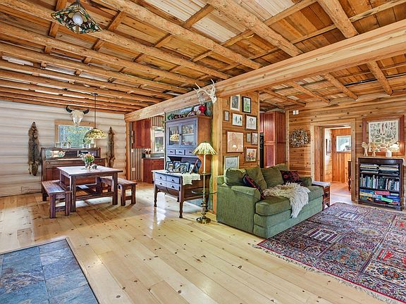 3rd image of 448 Holley Glen Rd