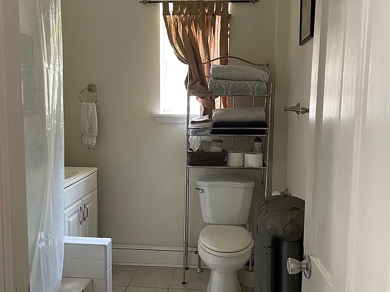 2328 Catharine St #2 — Photo 13