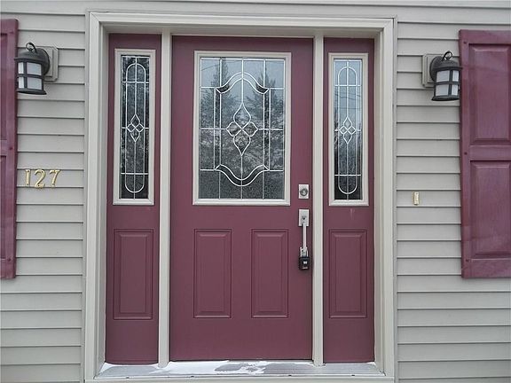 3rd image of 127 Franklin St