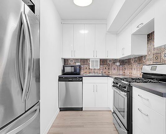 4th image of 1855 E 12th St APT 6F