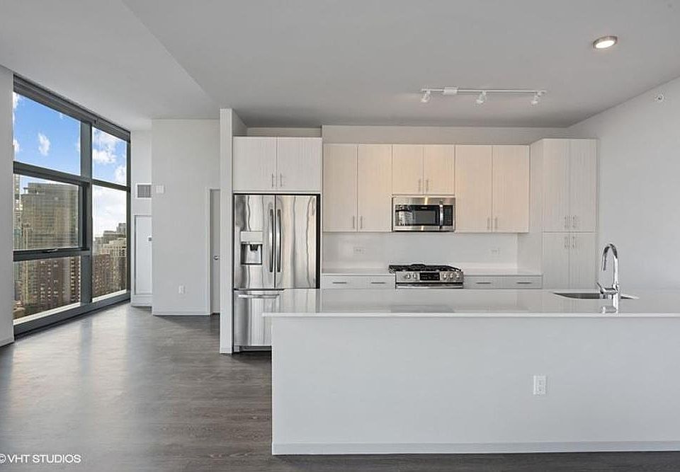 1st image of 600 S Dearborn St #2405