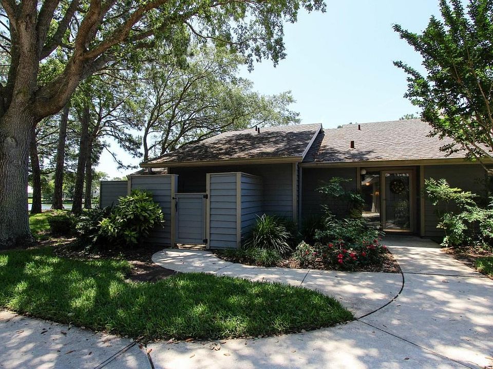 1st image of 24 Little Bay Harbor Dr