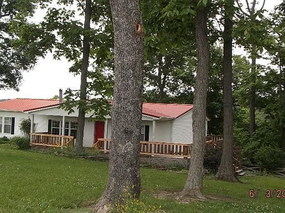 3rd image of 416 Franklin Ln