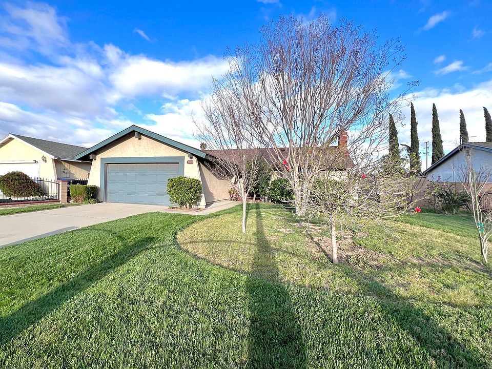 1st image of 2909 S Castle Harbour Pl