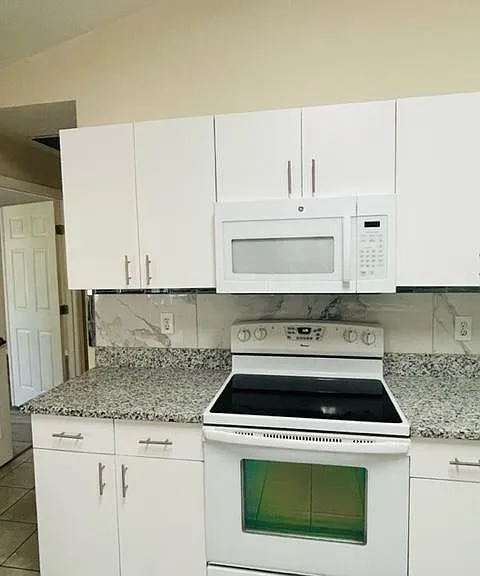 5906 Springview Dr — Photo 5