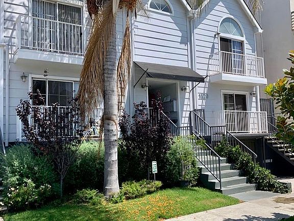 3rd image of 1520 S Bedford St #8