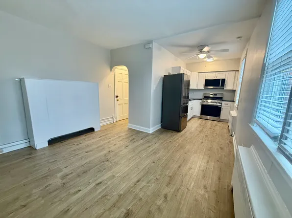 31 W State St APT E5, Media, PA 19063