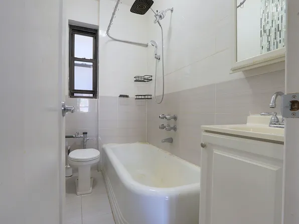 130 Bayridge Parkway image 7 of 7