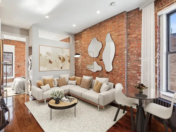 119 Christopher St #4A, New York, NY 10014