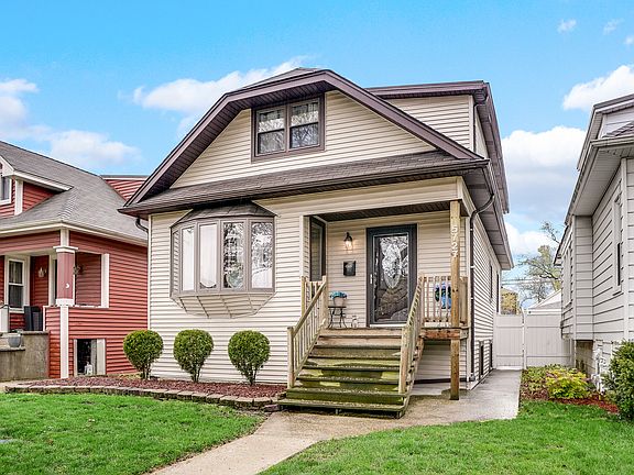 2nd image of 5727 W Waveland Ave
