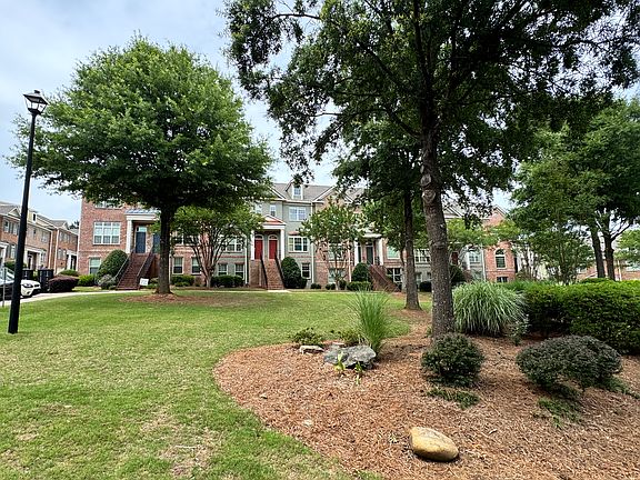 2nd image of 4855 Carre Way
