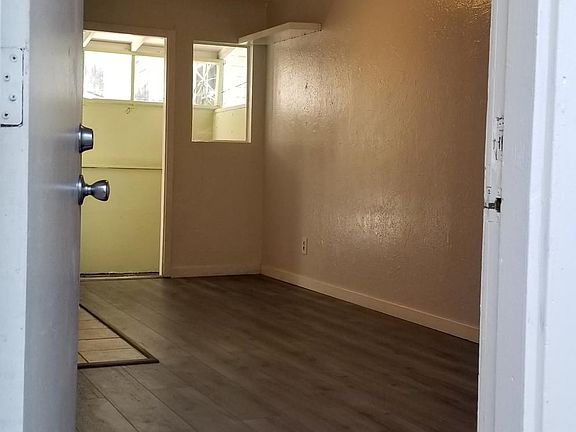 Front Door Entrance (day)